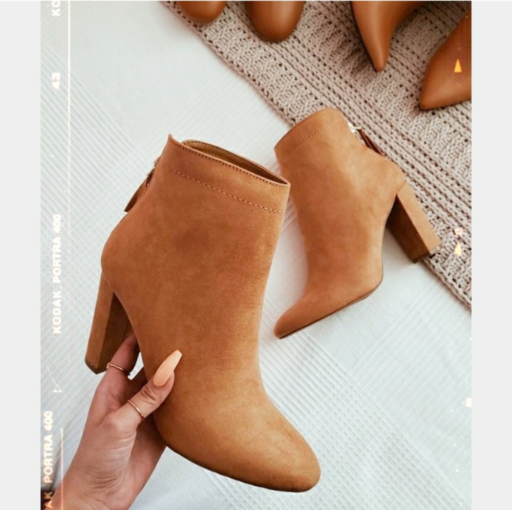 🚨Butterscotch collection// camel boot - Picture 1 of 8